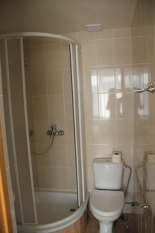 Standard Twin Room no window