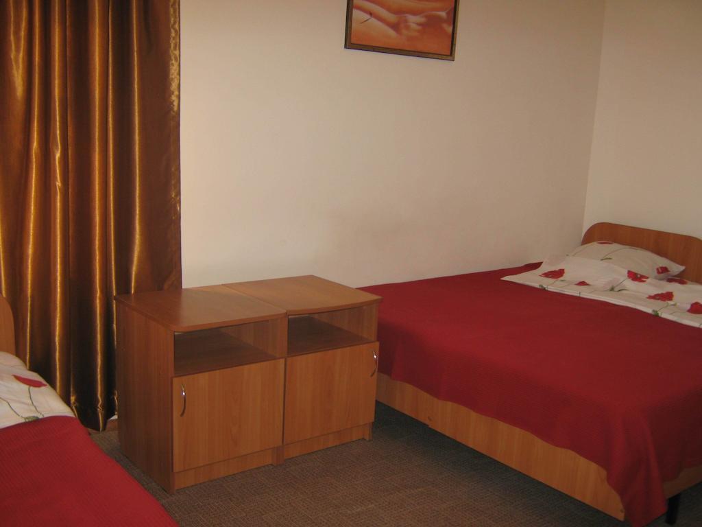 Standard Twin Room no window
