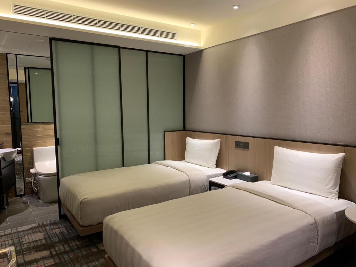 Standard Twin Room no window