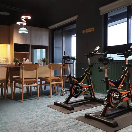 Roaders Plus Hotel - Taipei Station-3